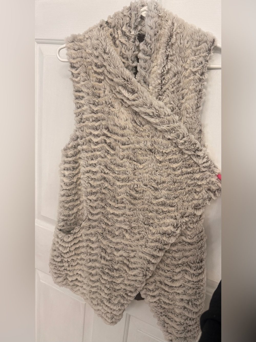 Cozy Faux-Fur Open Front Sleeveless Women's Vest - Light Taupe w/ pockets